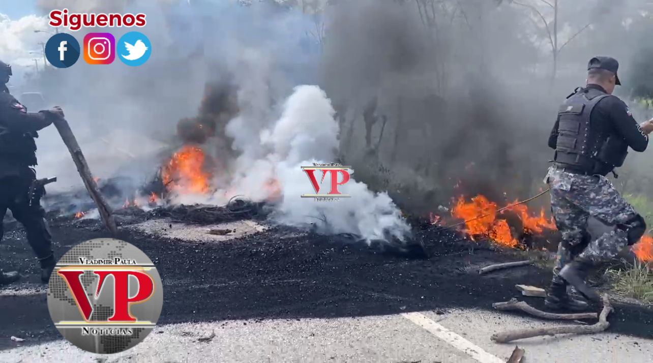 Con quema de neumáticos protestan en La Reforma de Cenoví exigiendo la reparación de sus calles
