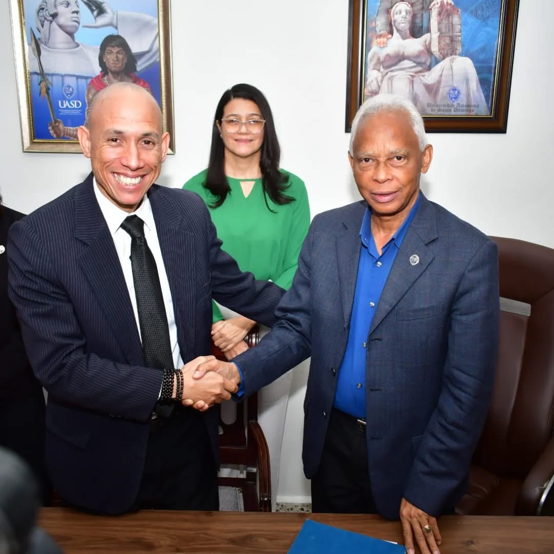 Fundación Vive Saludable y UASD Recinto San Francisco firman acuerdo de colaboración