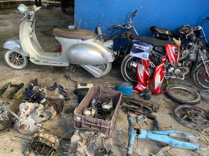 P.N. desmantela desguazadero clandestino y decomisa drogas y máquinas tragamonedas