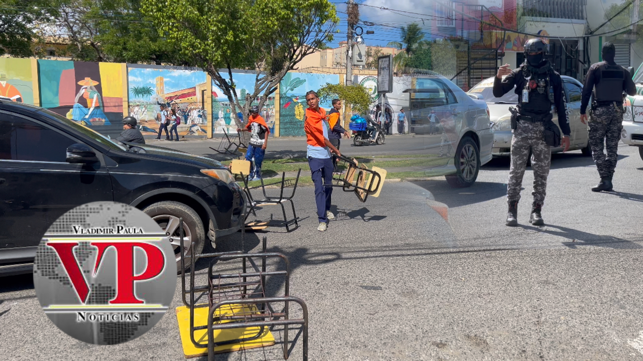“Estudiantes protestan jugando pelota en la calle; mira todo lo que pasó frente al Liceo Ercilia Pepín”