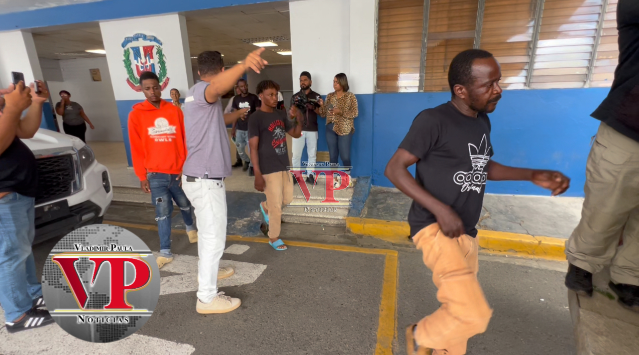 Decenas de haitianos indocumentados apresados en operativo migratorio en SFM