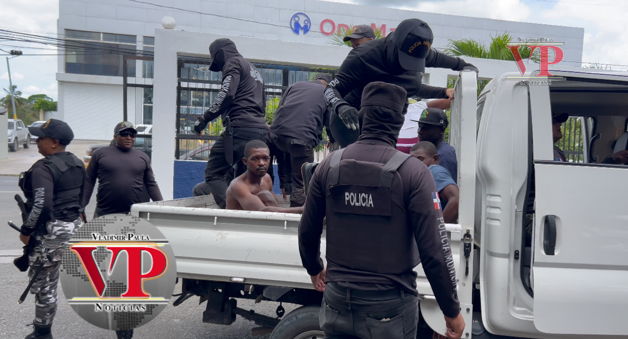 Policía Municipal de SFM realiza operativos de detención de haitianos ilegales en La Peña