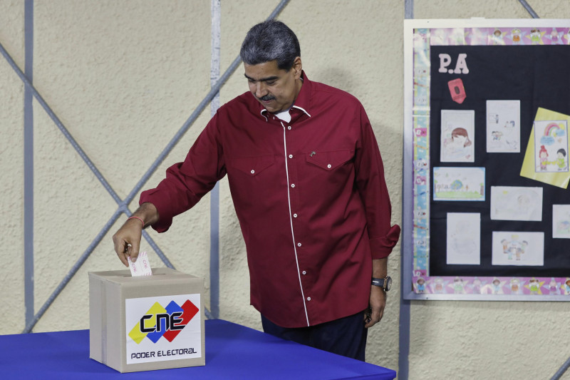 Diplomático de EE.UU. cree que todo el mundo espera la caída de Maduro