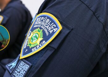 Suspensión y puesta a disposición de oficial de la PN tras muerte de joven en Santiago