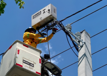 Edeeste desmantela conexiones eléctricas ilegales en ayuntamiento y vivienda de alcaldesa de El Cedro de Miches