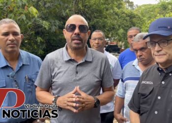 Comité Permanente de Atabalero supervisa trabajos de Obras Públicas tras derrumbe en carretera