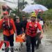 Rescatan hombre atrapado en alcantarilla tras inundaciones
