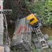 Aparatoso accidente en puente de Bijao: camión cayó al río tras impactar barandas
