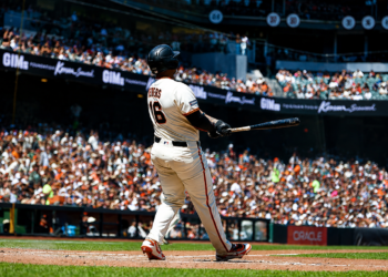 Devers da un cuadrangular con las base llenas y los Gigantes superan Medias Blancas