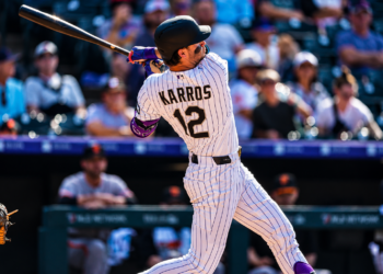 Karros decide con jonrón en la octava y Rockies superan a Gigantes pese a dos cuadrangulares de Devers