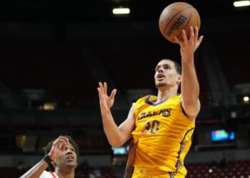 Mañón lidera a los Lakers y los clasifica a las semifinales de la Liga de Verano de la NBA