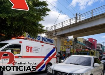 ¡Se lanzó del puente! Taxista sufre lesiones en SFM