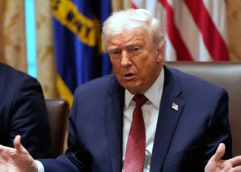 Trump amenaza a Irán con una respuesta “muy dura” si abandona las negociaciones nucleares