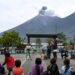 Erupción del volcán de Fuego obliga a evacuar a cientos de personas en Guatemala