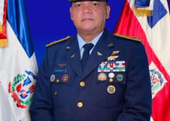 Nuevos comandantes del Ejército, la Fuerza Aérea y la Policía Nacional asumen sus funciones