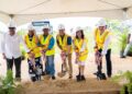 Ministro Jean Luis Rodríguez da primer palazo para la construcción del Residencial Las Acacias III en Santo Domingo Este