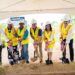 Ministro Jean Luis Rodríguez da primer palazo para la construcción del Residencial Las Acacias III en Santo Domingo Este