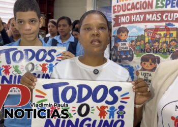 Centro de Educación LARPE aún no inicia docencia; padres exigen apertura de nuevo local
