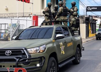 Amplio contingente policial en Salcedo previo a huelga de 24 horas