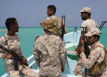 Rebeldes hutíes toman isla estratégica en el estrecho de Bab el Mandeb