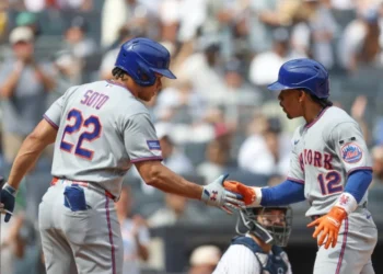 Soto jonronea y los Mets aplastan 12-2 a los Yankees