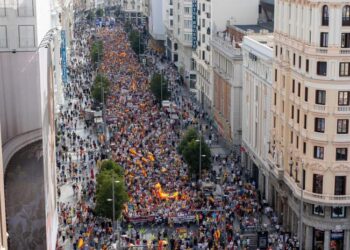 Marcha por el derecho a la vivienda reúne a 70,000 personas en Madrid