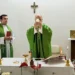 El papa, convaleciente, habla con Vladimir Putin