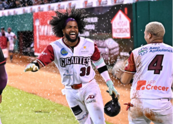 Los Gigantes dejaron en el terreno a los Toros en 10 entradas gracias a un error
